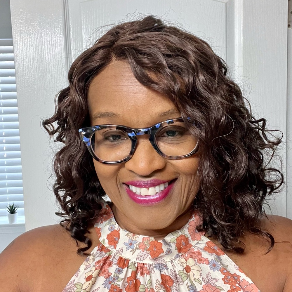 Meet your Posher, Traci